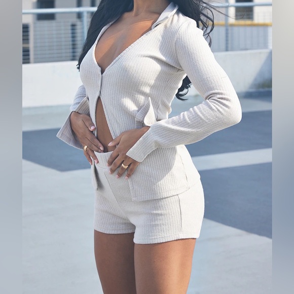 PrettyLittleThing-Oatmeal Brushed Rib Collared Top - Picture 6 of 6